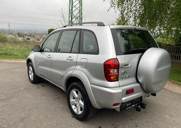 Toyota RAV4 cena 15900 przebieg: 219000, rok produkcji 2003 z Sobótka małe 137